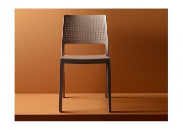 EMI la chaise collection de SCAB design